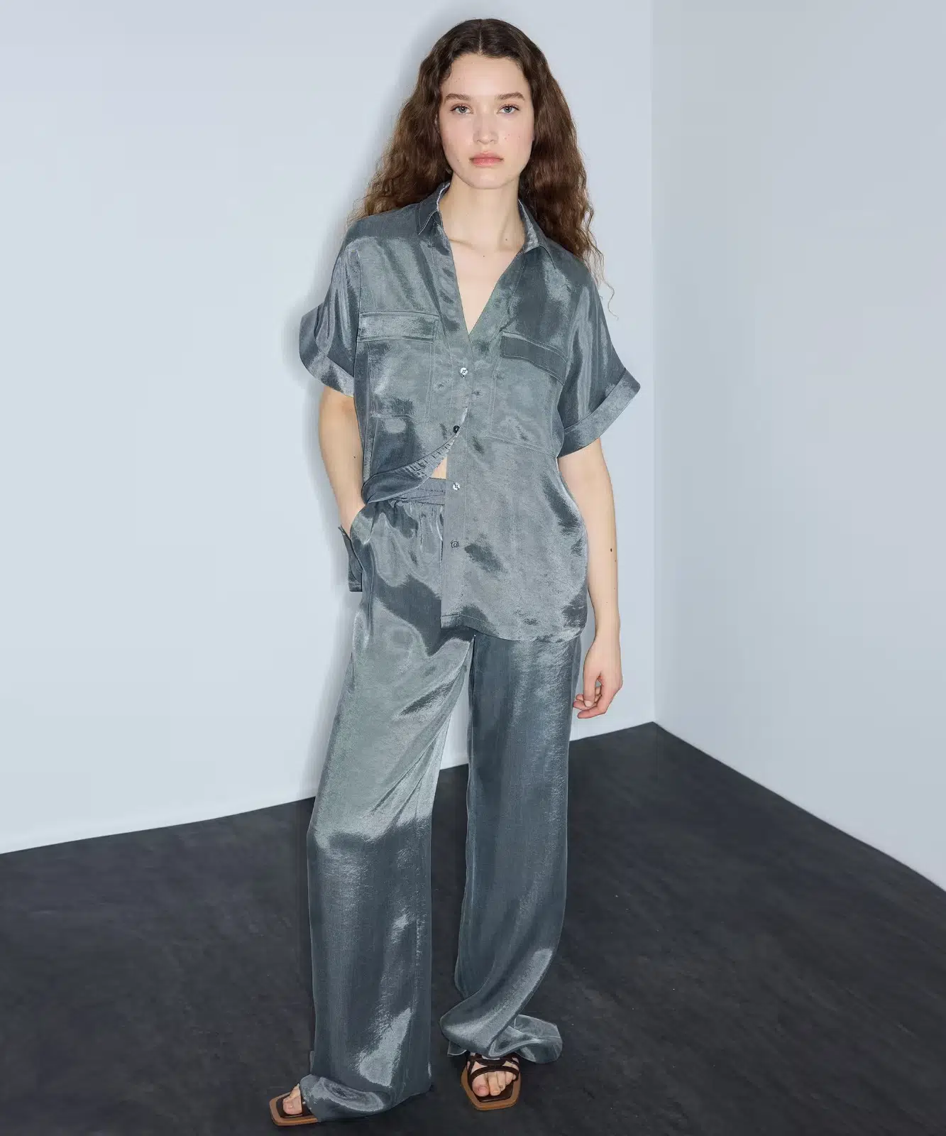 İPEKYOL Parlak Dokulu Wide Leg Pantolon IS1260003245 - MÜRDÜM