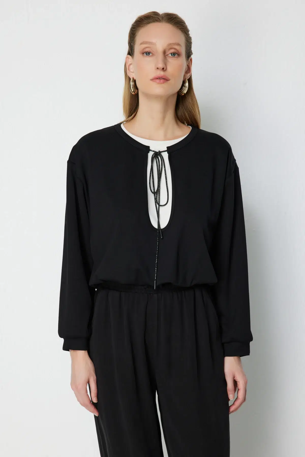 ON TRİKO Beli Lastikli Zincirli Crop Sweat 76329 - SİYAH