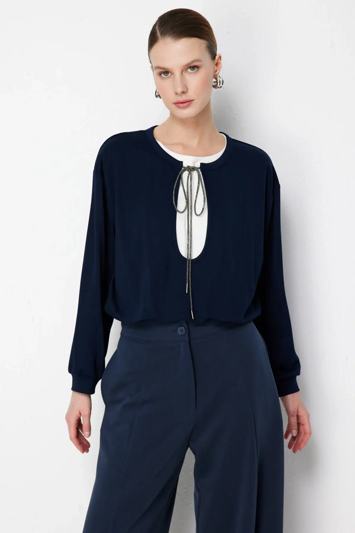 ON TRİKO Beli Lastikli Zincirli Crop Sweat 76329 - LACİVERT